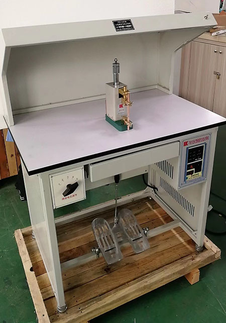 PW105K型精密交流點(diǎn)焊機(jī) PW105K型精密交流點(diǎn)焊機(jī)